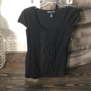 Inc blk ruffle front cap sleeve top
